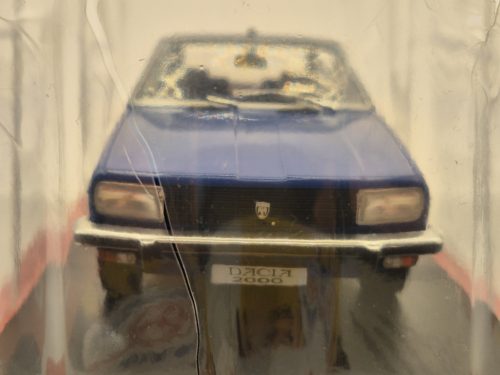 Dacia 2000 / Renault R20 (1981) -  Edicola - 1:24 - kis hibával