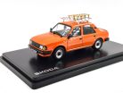 Skoda 120L (1984) - tetőcsomagtartóval és szánkóval - narancs - Abrex - 1:43