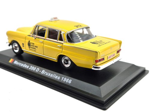 Mercedes Benz 200 D (1966) - Brüsszel taxi - Edicola - 1:43