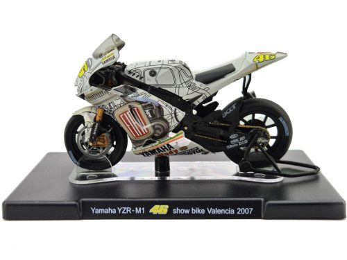 Moto GP - Yamaha YZR-M1 #46 (2007) motor - show bike Valencia - Valentino Rossi - Edicola - 1:18