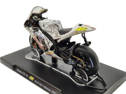 Moto GP - Yamaha YZR-M1 #46 (2007) motor - show bike Valencia - Valentino Rossi - Edicola - 1:18