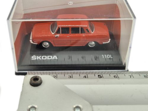 Skoda 110L (1973) - piros - Abrex - 1:72