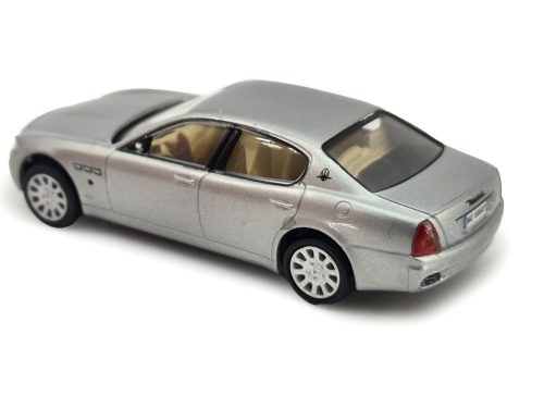 Maserati Quattroporte (2003) - Ricko - 1:87 - kis hibával