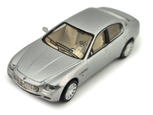 Maserati Quattroporte (2003) - Ricko - 1:87 - kis hibával