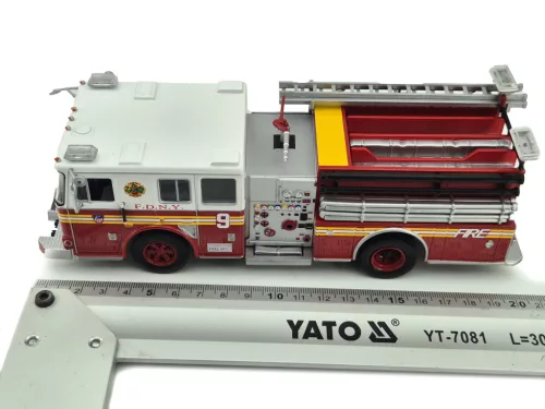 Seagrave tűzoltóautó - New York USA (2003) -  Edicola - 1:43