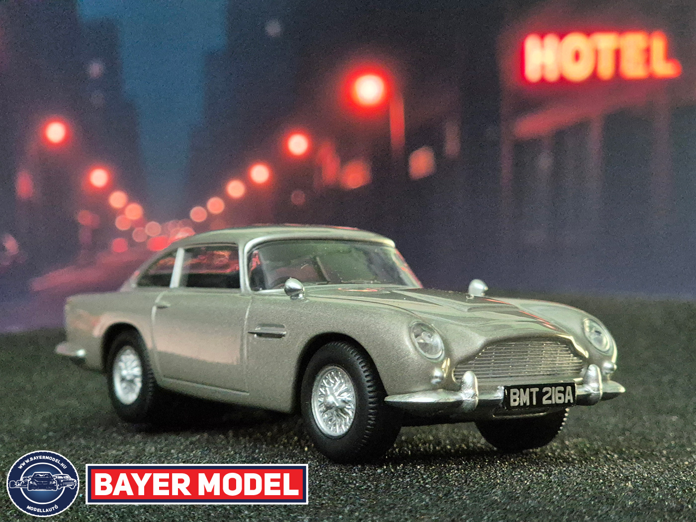 Ikonikus Aston Martin DB5 Coupé (1963) James Bond filmautó, Norev 1:43 méretarányban.
